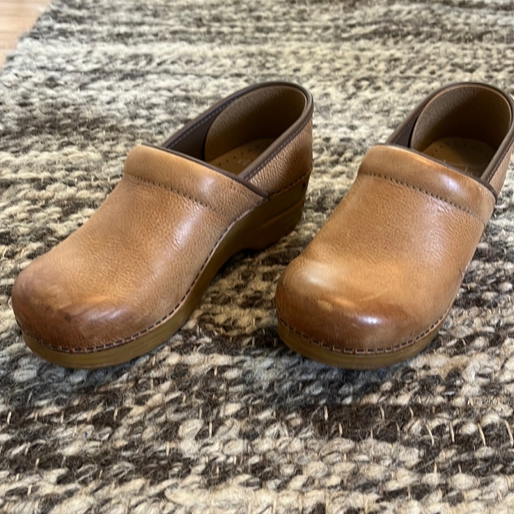 Classic Brown Leather Clogs